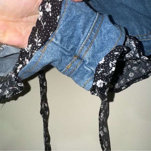 Women’s Vintage 90’s High Waisted Daisy Duke Denim Shorts Floral Detail Size 5/6 - Picture 11 of 16